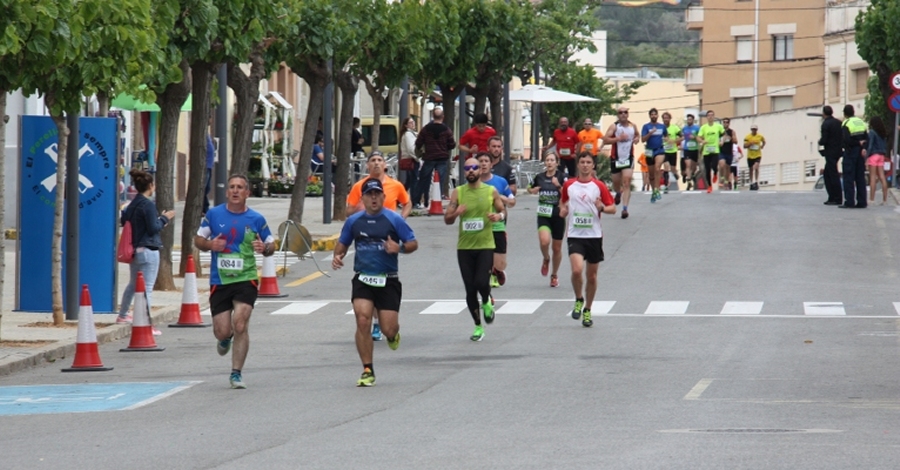 M�s de 120 runners participen als 10.000 del Perell�