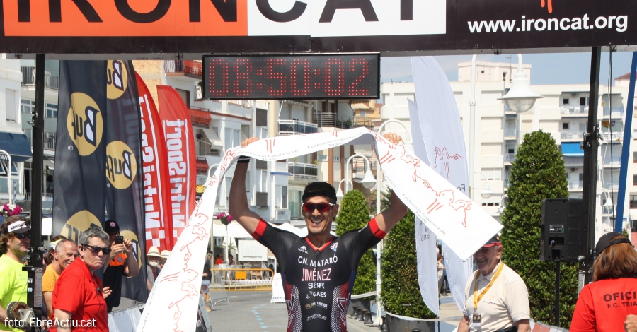 Albert Jim�nez i Ivet Farriols guanyadors de l�IRONCAT 2018 de l�Ampolla