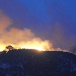 Extingit l’incendi de Tivenys, a la serra de Card-Boix