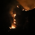 Extingit l’incendi de Tivenys, a la serra de Card-Boix