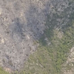Extingit l’incendi de Tivenys, a la serra de Card-Boix
