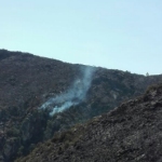 Extingit l’incendi de Tivenys, a la serra de Card-Boix