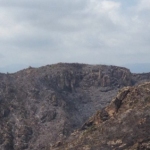 Extingit l’incendi de Tivenys, a la serra de Card-Boix