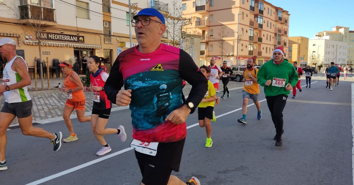Ms de 250 persones han participat en la XII Cursa de Sant Silvestre de lHospitalet de lInfant