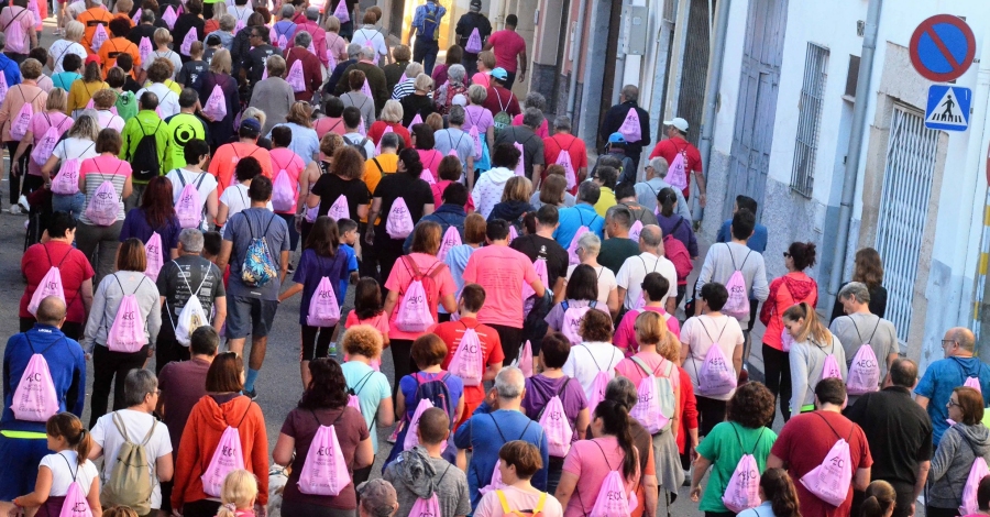 Ulldecona es vesteix de rosa amb la I Caminada Solidria contra el Cncer