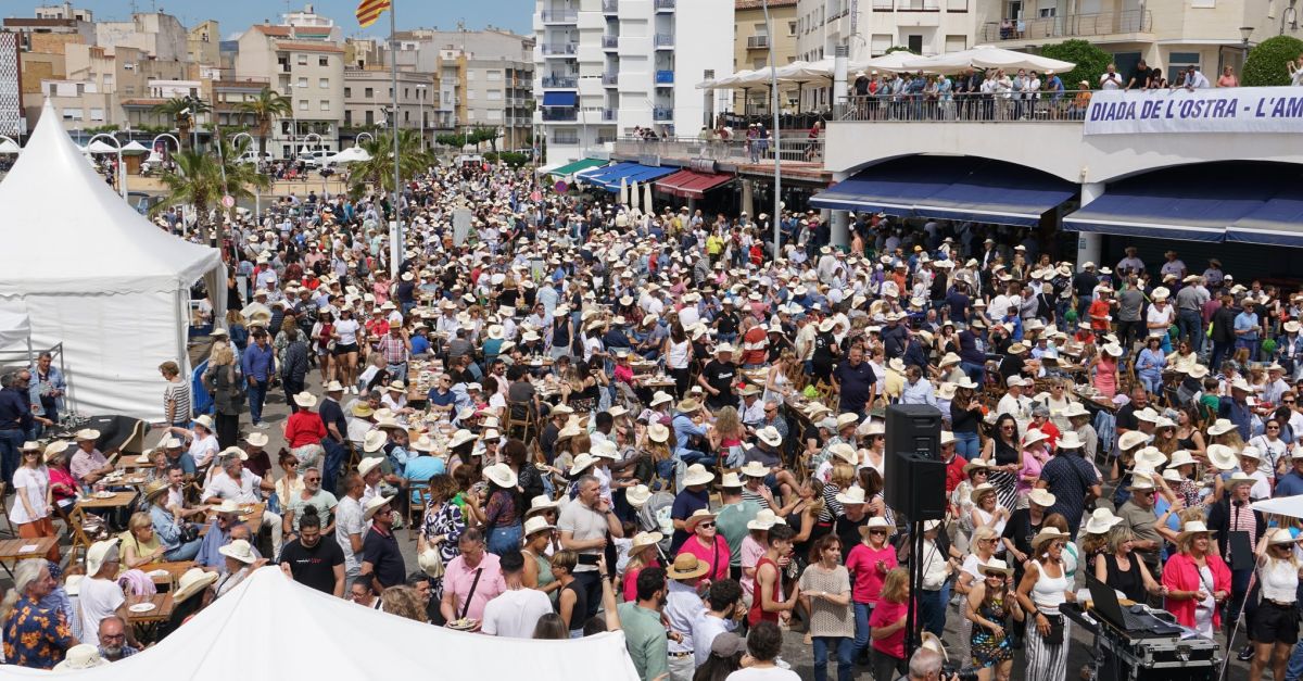 La Diada de lOstra del Delta reuneix ms de 3.000 persones al port pesquer de lAmpolla