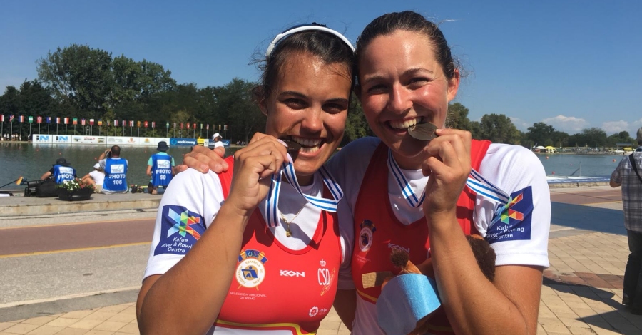 Medalla histrica dAina Cid i Anna Boada al Mundial de Rem