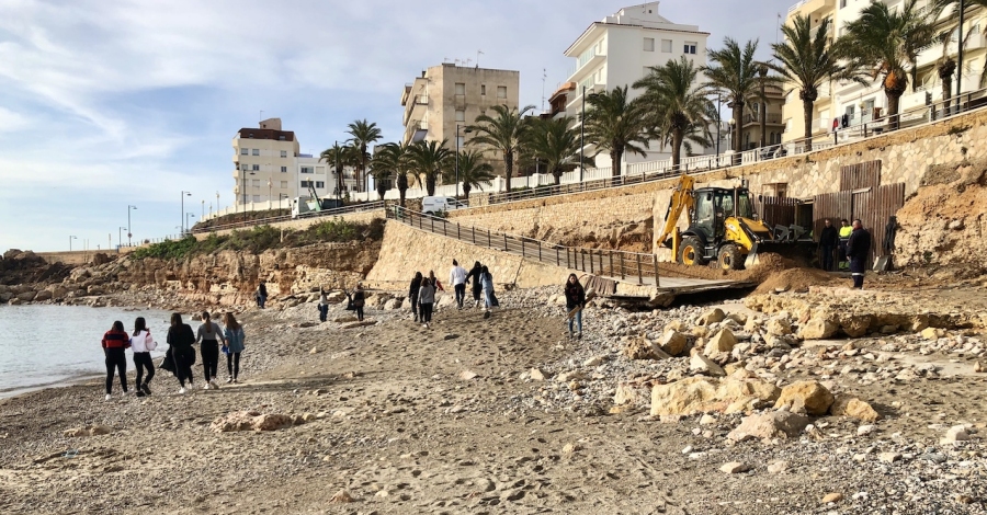 LAmetlla de Mar neteja les platges ms cntriques desprs de la tempesta Glria