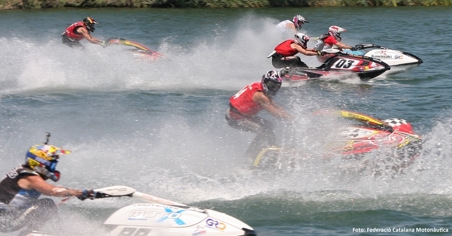 Amposta acull la sisena regata del Campionat de Catalunya de motos aqu�tiques