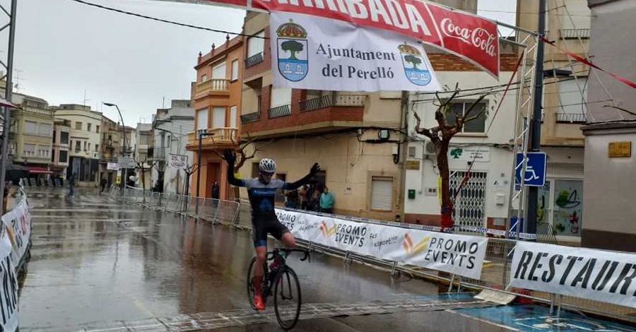 Stephan Bakker enceta amb triomf el 2020 de carretera a El Perell