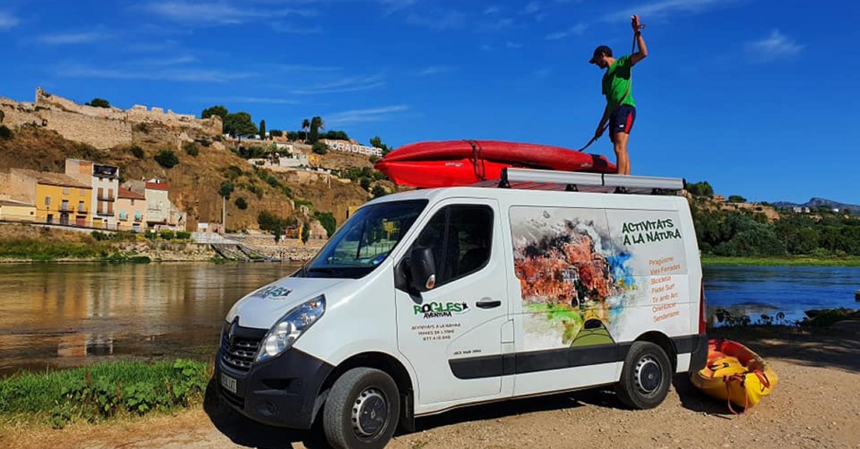 Nocturna en kayak SENSE LLUNA pel Meandre de Flix Nocturna en kayak SENSE LLUNA pel Meandre de Flix