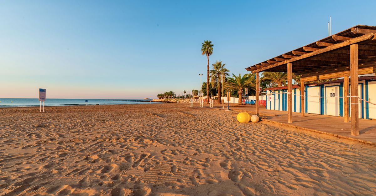 Les platges del Morrongo i la Caracola de Benicarl renoven un any ms les dos banderes blaves