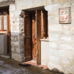 CASA REFUGI EL BOIXAR. CASA LA ROUREDA<br>El Boixar