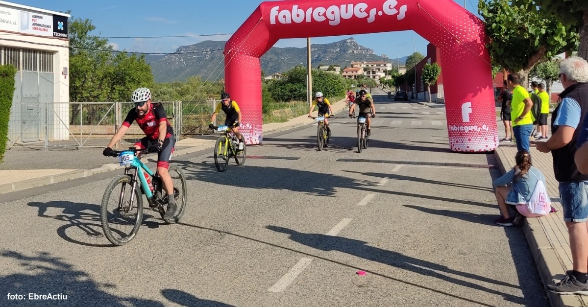 160 bikers participen a la 1a Mascarats Bike Race de la Snia