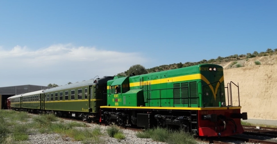 Front com a la Ribera dEbre en suport al projecte de tren histric Lo Caspolino