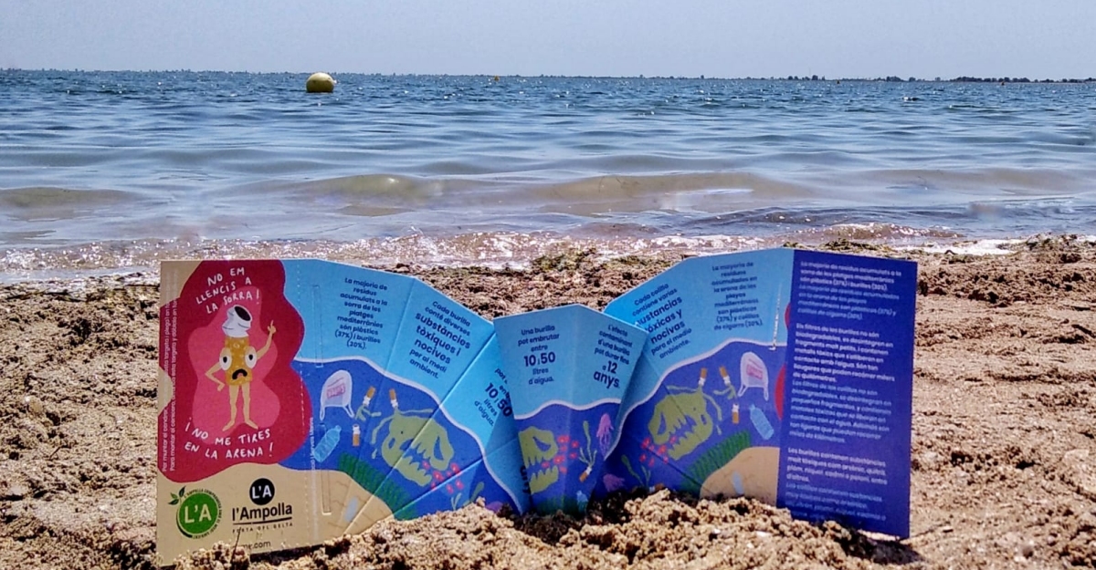 LAmpolla posa a disposici de la ciutadania 4.000 cendrers de platja biodegradables
