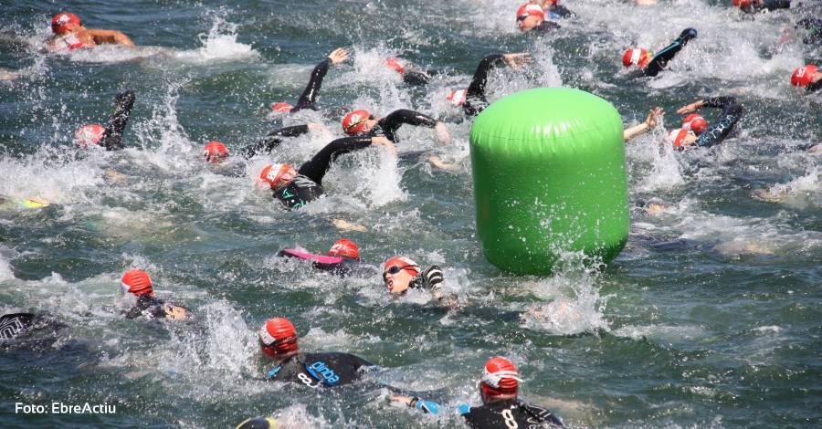 Ms de 600 triatletes es donen cita al triatl dAmposta
