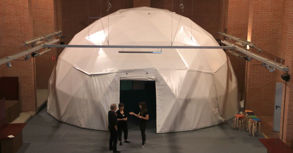 La primera cúpula immersiva amb consciència ecològica del país s’instal·la a Falset | EbreActiu.cat, revista digital d’oci actiu | Terres de l’Ebre ... La primera cúpula immersiva amb consciència ecològica del país s’instal·la a Falset | EbreActiu.cat, revista digital d’oci actiu | Terres de l’Ebre ...