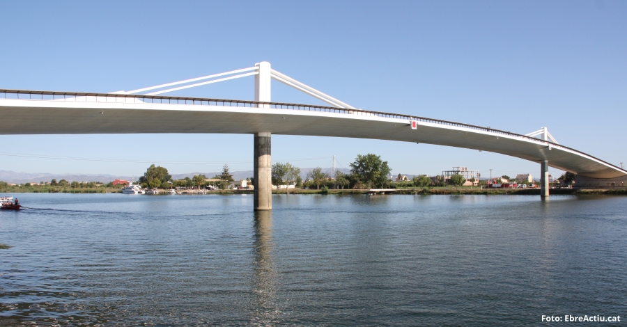 Deltebre sobrir al riu al voltant del pont Lo Passador