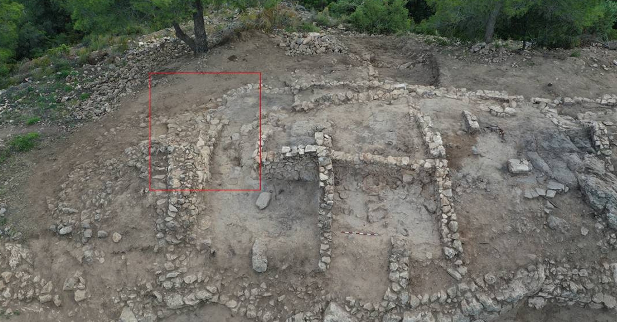 Descoberta una casa de cabdillatge ibera al jaciment del Coll del Moro de la Serra d’Almos