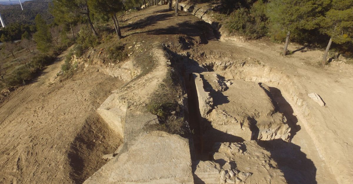 Descobreixen una vintena de grafits fets per milicians de la guerra civil espanyola al fort de Millet, a Caseres | EbreActiu.cat, revista digital d’oci actiu | Terres de l’Ebre ...