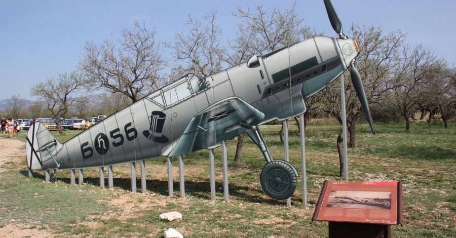 La Sénia acoge cientos de visitantes a la Diada Conmemorativa del Campo de Aviación | EbreActiu.cat, revista digital de ocio activo | Terres de l’Ebre... La Sénia acoge cientos de visitantes a la Diada Conmemorativa del Campo de Aviación | EbreActiu.cat, revista digital de ocio activo | Terres de l’Ebre...