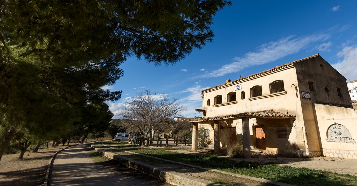 Bot reviu la memria de la lnia de tren de la Val de Zafn amb el Cicle Estacions de Primavera | EbreActiu.cat, revista digital d’oci actiu | Terres de l’Ebre ...