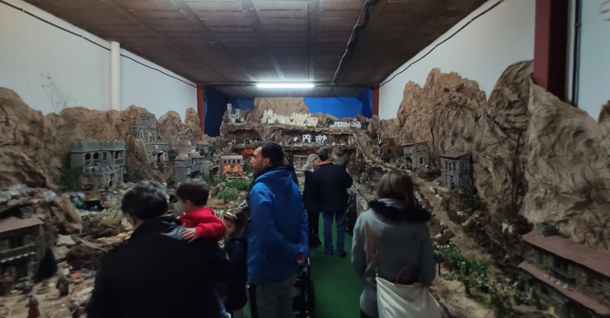 xit dassistncia a la inauguraci de la desena edici del pessebre monumental dAlcanar