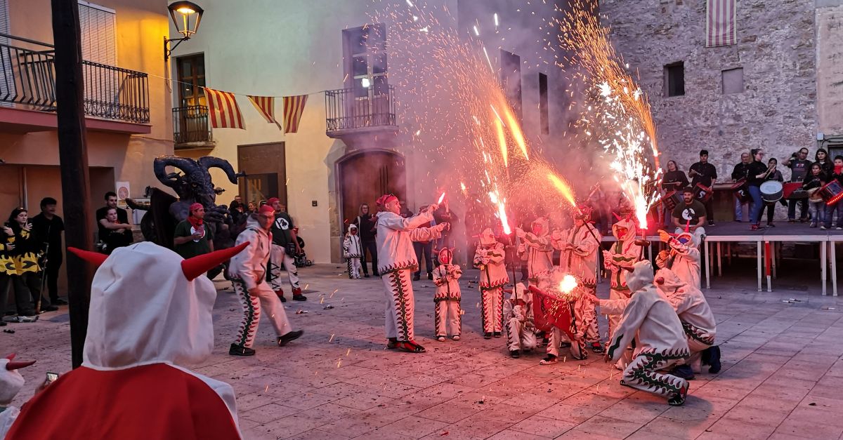 Ms duna vintena dactes, per celebrar la Festa de la Germandat de Vandells del 12 al 14 de maig