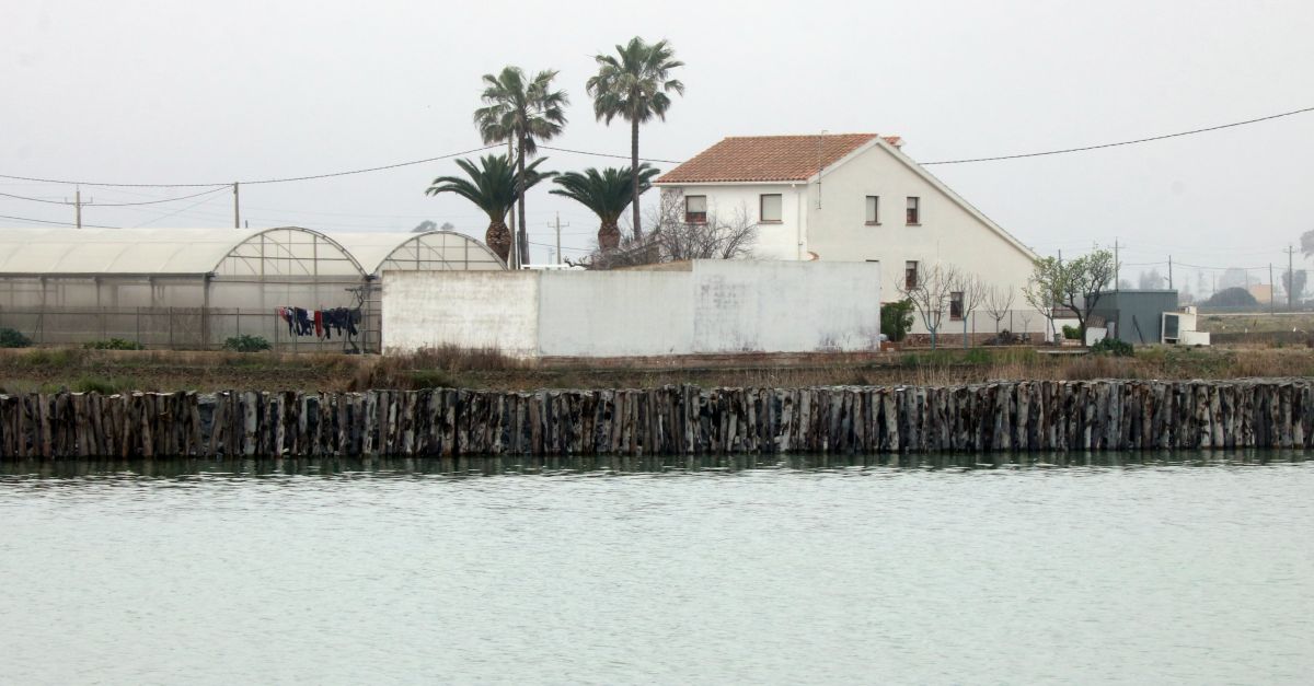 Finalitzen les obres de les guardes de les basses del delta de lEbre per evitar lentrada daigua del mar als arrossars