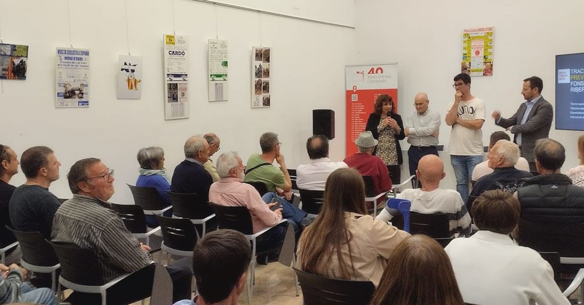 La Penya Ciclista Ribera dEbre presenta el fons fotogrfic de lentitat 