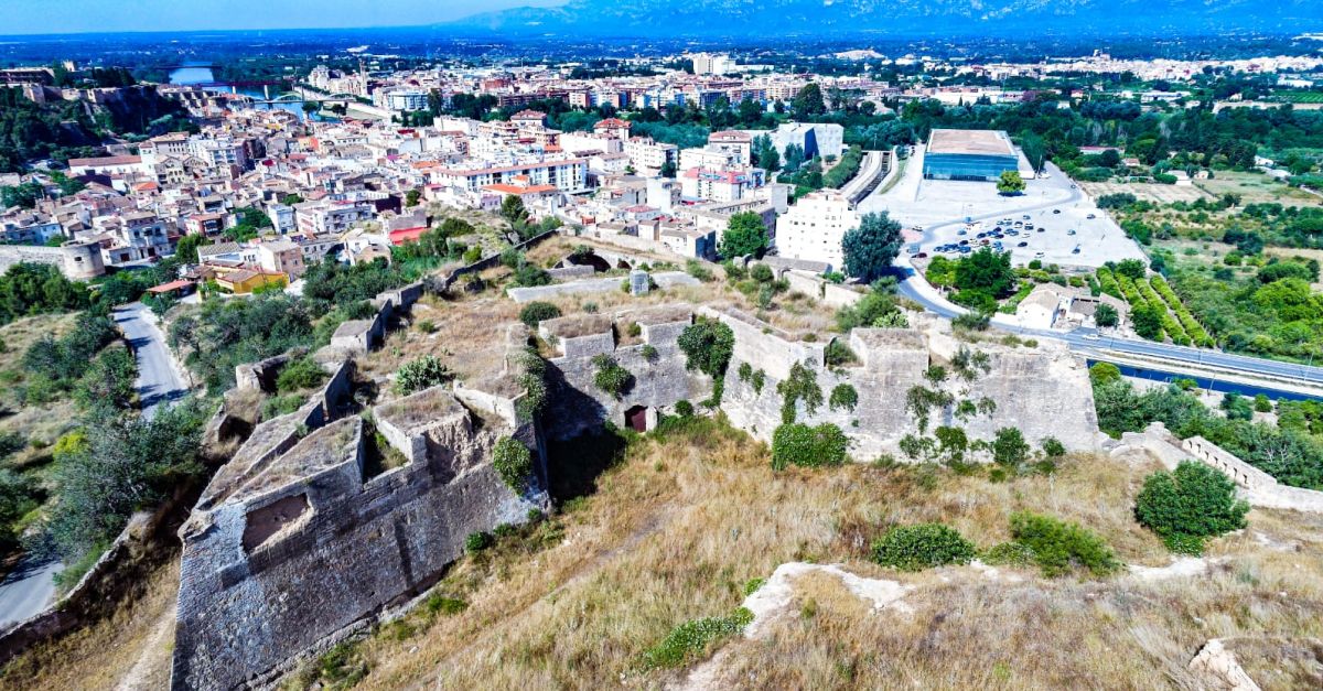 LAjuntament de Tortosa inicia la compra de la part del fort de Tenasses que encara s de propietaris privats