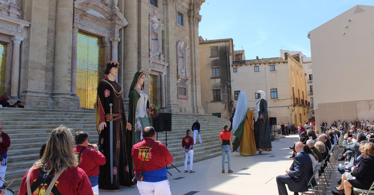 S’inaugura la restauraci de la faana principal de la catedral de Santa Maria de Tortosa desprs d’un any d’obres