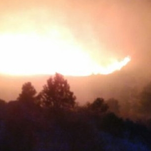 Un incendi crema al coll del Rajoler a Campred