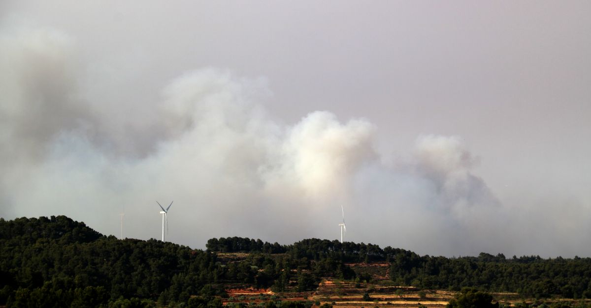 Els Bombers han donat per estabilitzat lincendi forestal de Corbera dEbre
