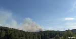 Els Bombers treballen en un incendi forestal al barranc de l’Infern, a Pals