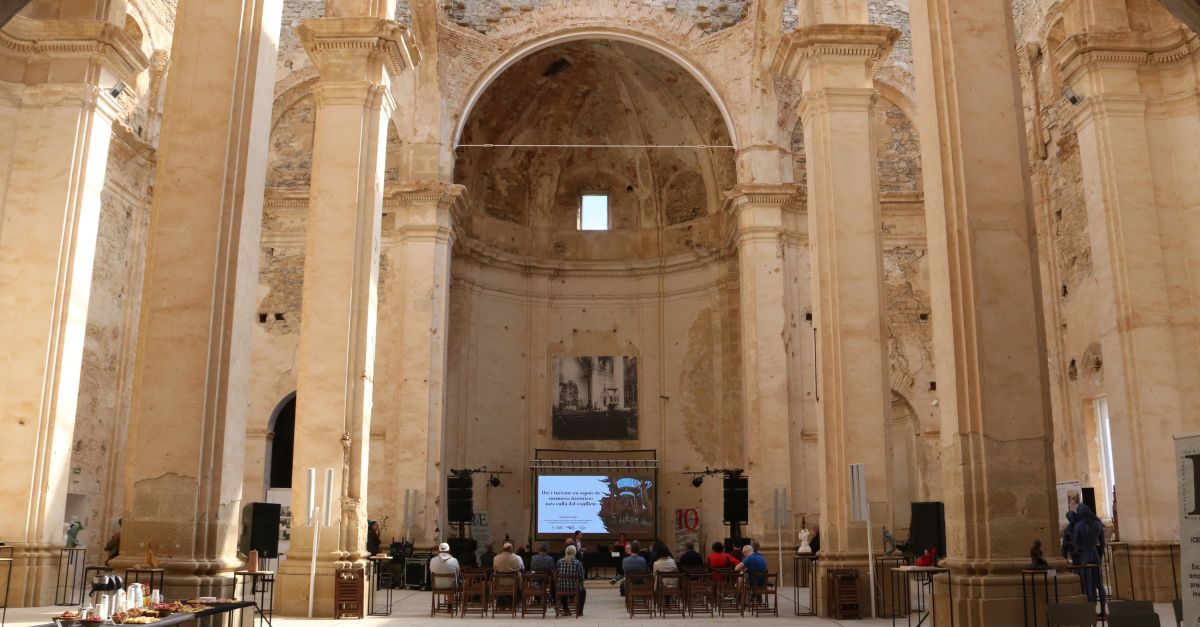 Una vintena dexperts debaten sobre lencaix del turisme en espais de memria histrica al Poble Vell de Corbera dEbre