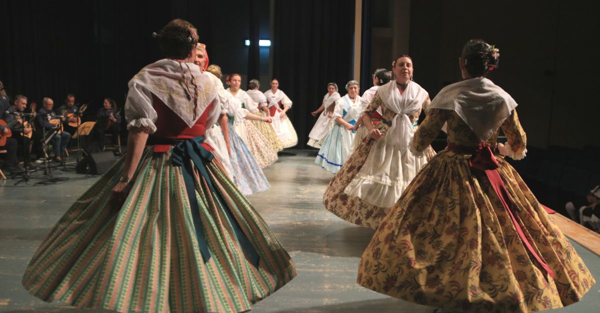La jota reuneix ms dun centenar de balladors a la Snia en lonz Festival de Msica en Terres de Crulla