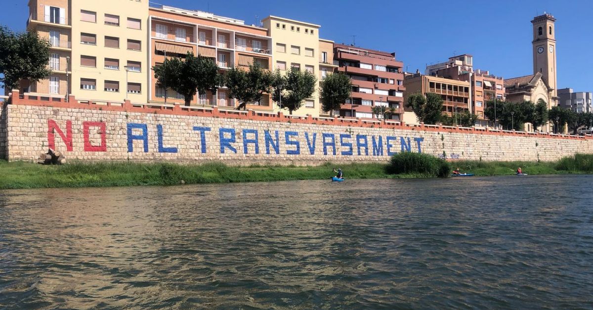 La Marxa pels Sediments arriba a Tortosa denunciant la inacci d’Endesa i la CHE davant el "mal estat" de les preses