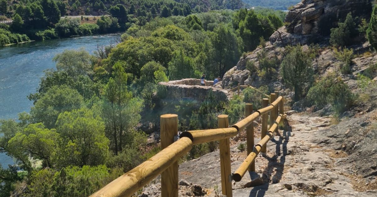 Es milloren diversos trams del Cam de Sirga GR99 a la Ribera dEbre