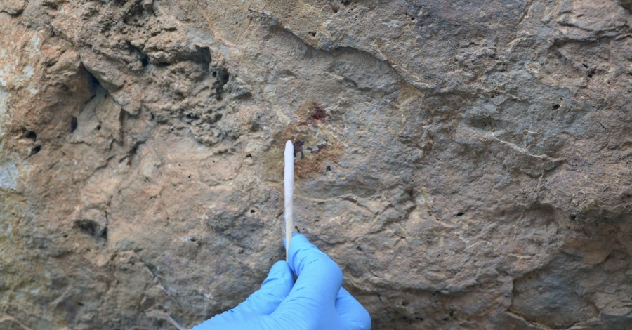 Morella la Vella restaura les pintures rupestres de la cova del Roure