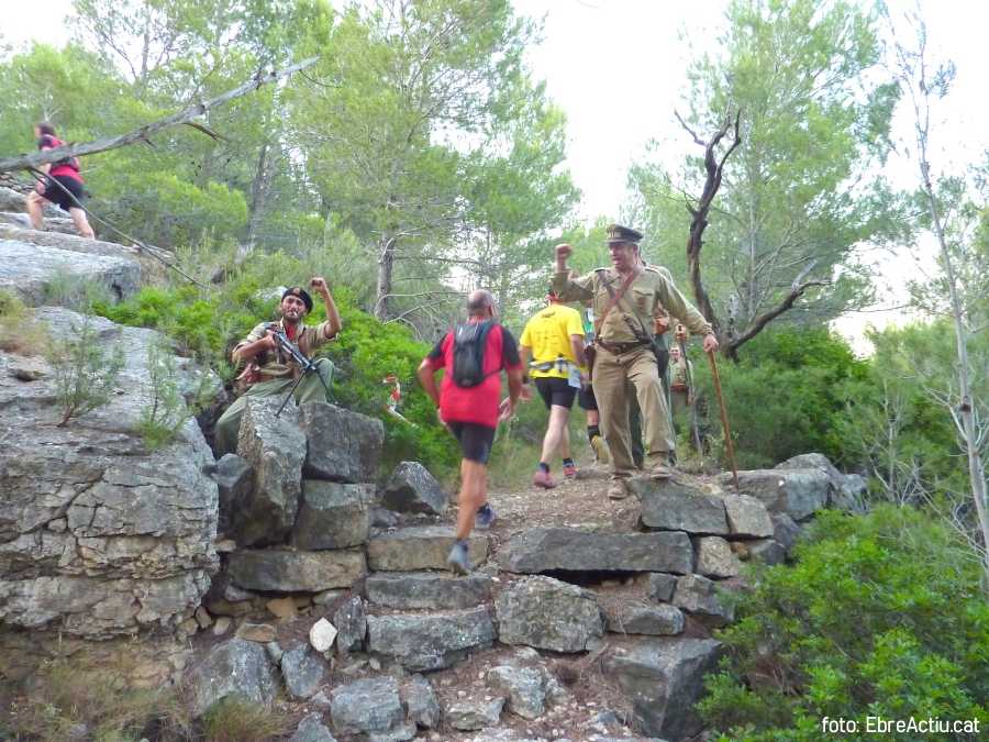 La 4a Cursa dels Biberons corrent i recreant la Batalla de l&rsquo;Ebre | EbreActiu.cat, revista digital d&rsquo;oci actiu | Terres de l&rsquo;Ebre ...