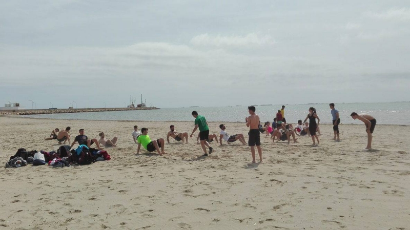 Alumnes de CAFE d’EUSES TE-URV fan una sessi d’acrosport a Sant Carles de la Rpita | EbreActiu.cat, revista digital d’oci actiu | Terres de l’Ebre ...