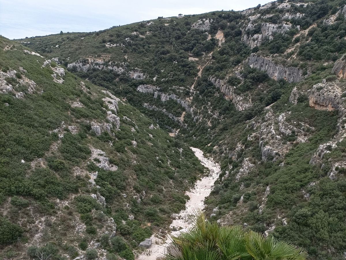 Una nueva ruta senderista entre azagadores en el Alt Maestrat | EbreActiu.cat, revista digital de ocio activo | Terres de l’Ebre... Una nueva ruta senderista entre azagadores en el Alt Maestrat | EbreActiu.cat, revista digital de ocio activo | Terres de l’Ebre...
