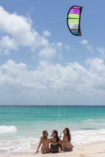 El projecte social de kitesurf Tribu del Sol arriba al Delta de l&rsquo;Ebre | EbreActiu.cat, revista digital d&rsquo;oci actiu | Terres de l&rsquo;Ebre ...