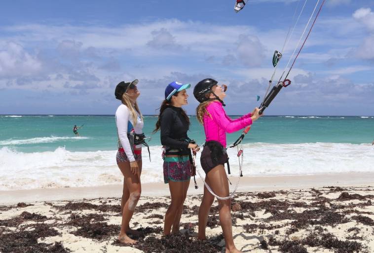 El projecte social de kitesurf Tribu del Sol arriba al Delta de l’Ebre | EbreActiu.cat, revista digital d’oci actiu | Terres de l’Ebre ...