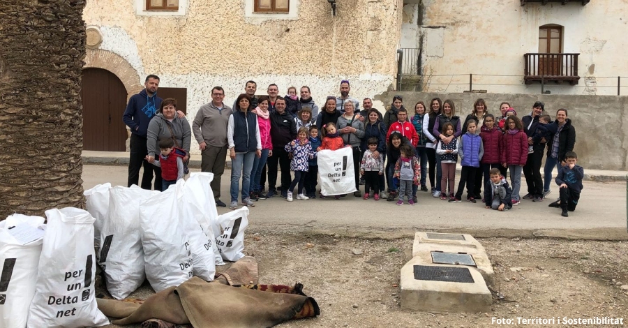 Uns 200 voluntaris recullen 4 tones de brossa d&rsquo;espais naturals del Delta de l&rsquo;Ebre | EbreActiu.cat, revista digital d&rsquo;oci actiu | Terres de l&rsquo;Ebre ...