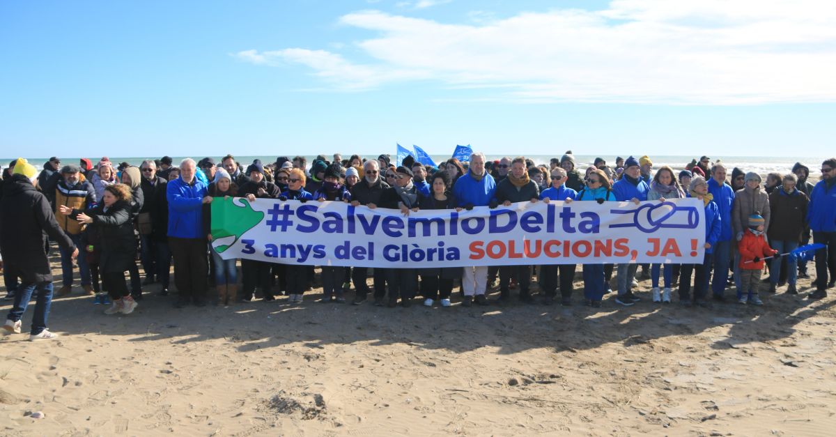 Ms dun centenar de persones reclamen laprovaci del pla de protecci del Delta tres anys desprs del temporal Glria