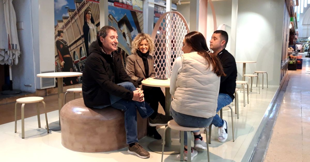 El Mercat de Tortosa estrena unes "illes de tast" on poder seure i degustar els productes comprats a les parades