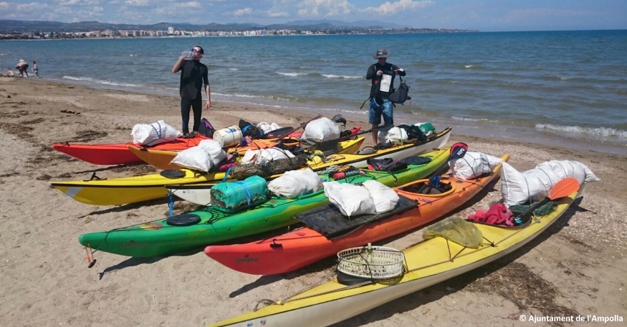 Una trentena de voluntaris recullen 362 quilos de brossa a la badia del Fangar i a la platja de l&rsquo;Arenal de l&rsquo;Ampolla | EbreActiu.cat, revista digital d&rsquo;oci actiu | Terres de l&rsquo;Ebre ...